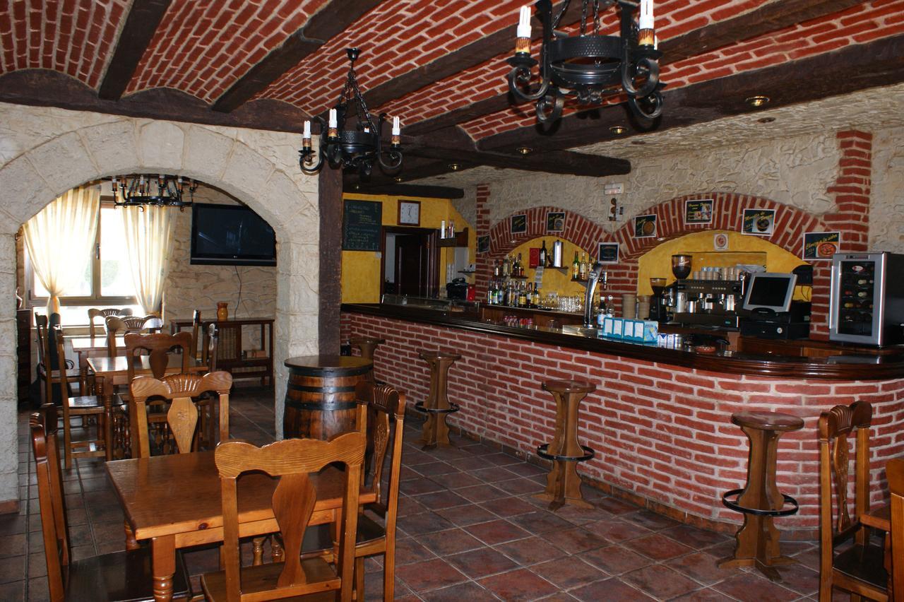 Hostal Carazo Torquemada 外观 照片