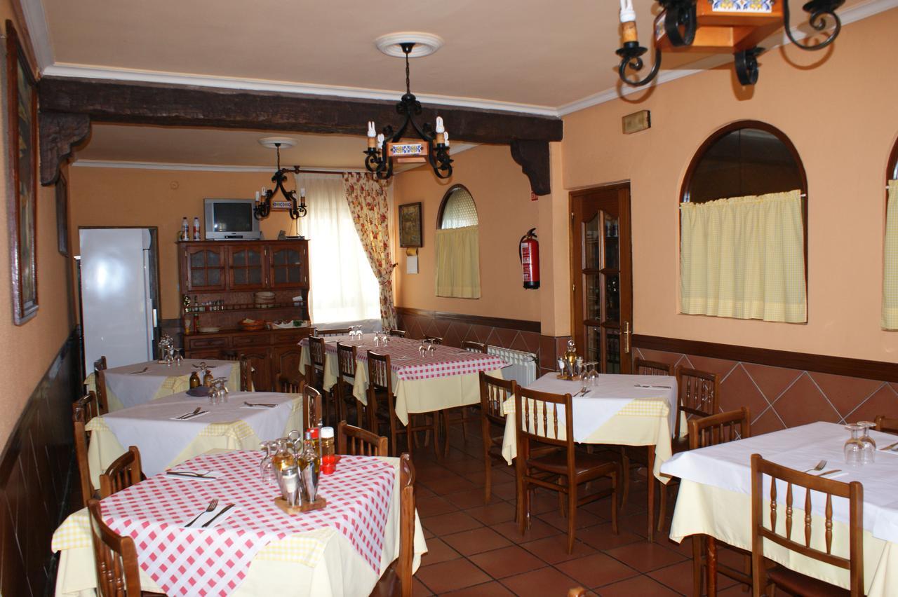 Hostal Carazo Torquemada 外观 照片