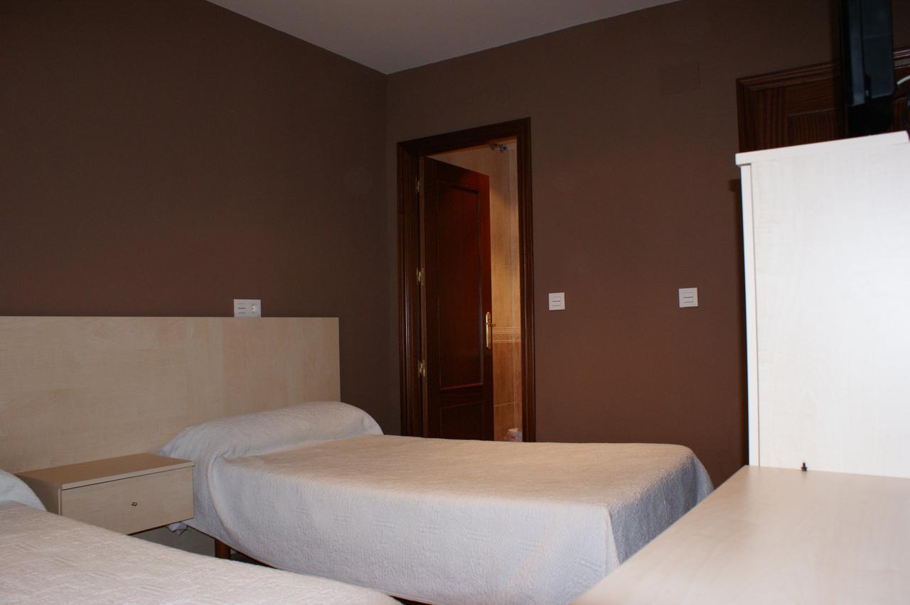 Hostal Carazo Torquemada 外观 照片